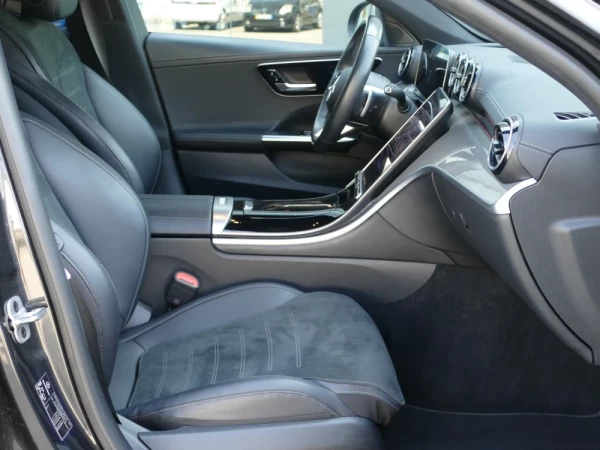 Mercedes-Benz C 300 e AMG Line 29