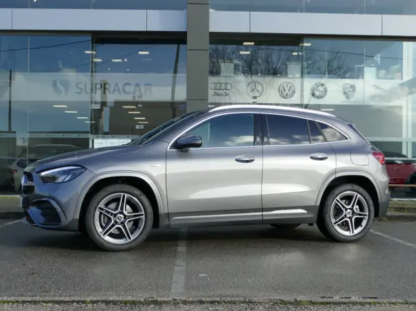 Mercedes-Benz GLA 250 e AMG Line 37