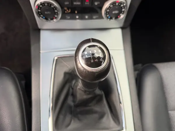 Mercedes-Benz C 220 CDI Avantgarde BlueEfficiency 16