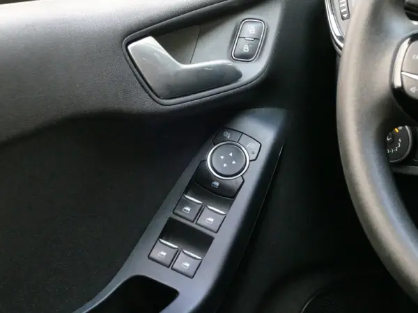 Ford Fiesta 1.0 EcoBoost Connected 30