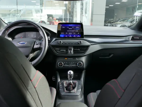 Ford Focus SW 1.5 TDCi EcoBlue ST-Line 32