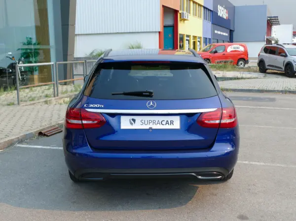 Mercedes-Benz C 300 h Avantgarde+ 5