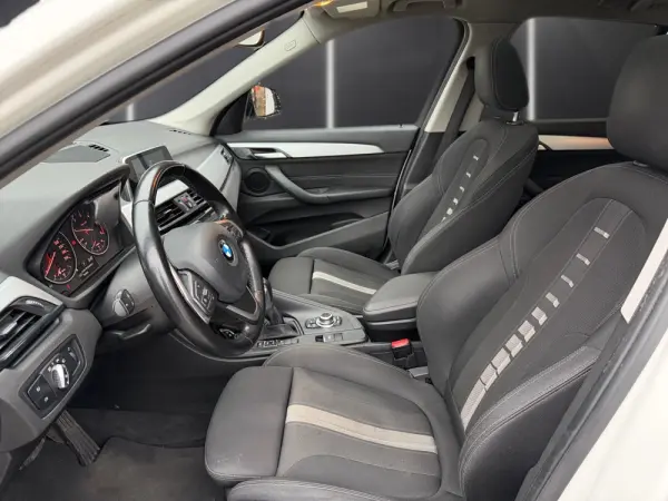 BMW X1 18 d sDrive Line Sport Auto 10