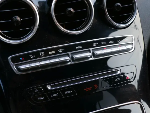 Mercedes-Benz C 300 h Avantgarde+ 22