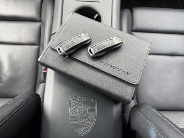 Porsche Taycan Turbo S 20