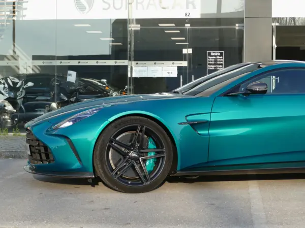 Aston Martin Vantage Coupe V8 24