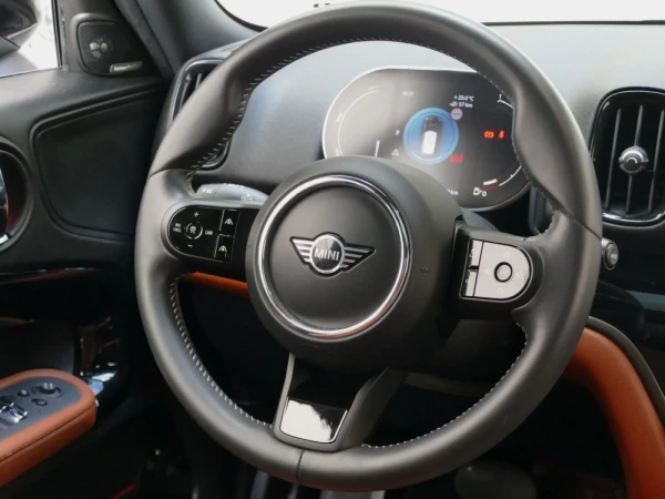 MINI Countryman Cooper SE ALL4 Classic Auto 37