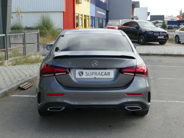 Mercedes-Benz A 180 Limousine d AMG Line Aut. 5
