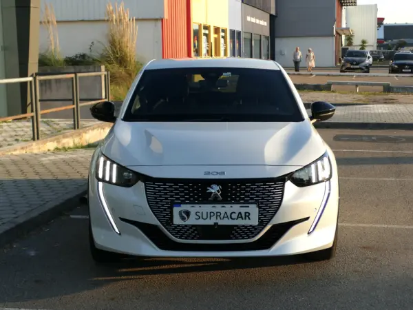 Peugeot e-208 50 kWh GT 2