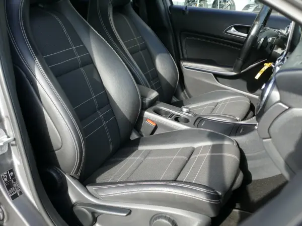 Mercedes-Benz GLA 180 d Urban Aut. 28