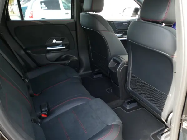 Mercedes-Benz EQA 250+ AMG Line 34