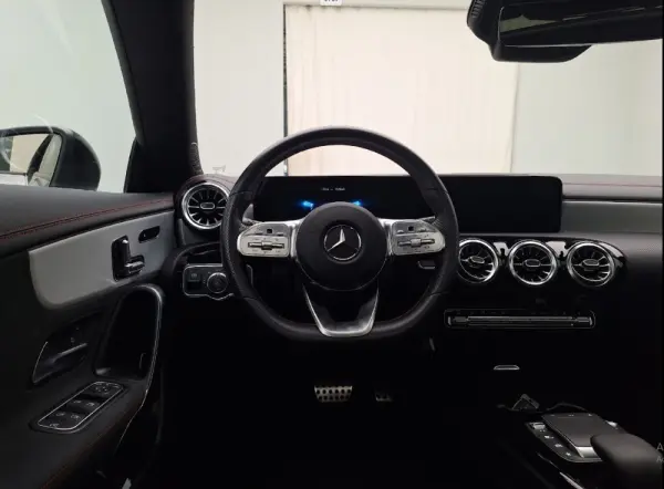 Mercedes-Benz CLA 250 e Shooting Brake AMG Line 5