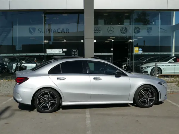 Mercedes-Benz A 200 Limousine AMG Line Aut. 41