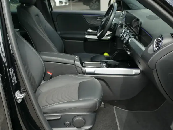 Mercedes-Benz EQB 300 4Matic Progressive 36