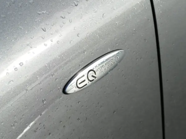 Mercedes-Benz GLA 250 e AMG Line 8