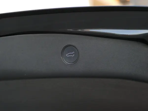 Tesla Model 3 Performance Dual Motor AWD 12