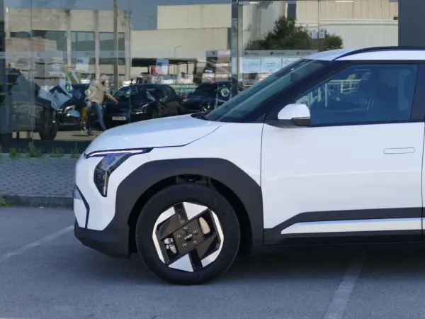 Kia EV3 58.3 kWh Drive 17