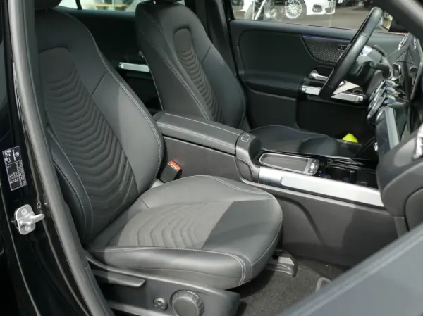 Mercedes-Benz EQB 300 4Matic Progressive 35