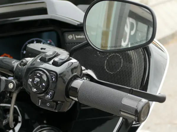 Harley-Davidson FL CVO ROAD GLIDE ST 23
