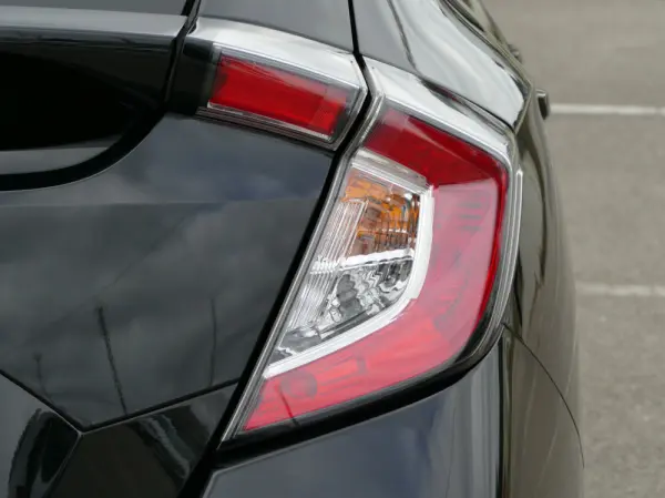 Honda Civic 1.6 i-DTEC Executive Premium 9AT 12