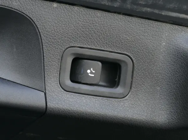 Mercedes-Benz CLA 250 e Shooting Brake AMG Line 13