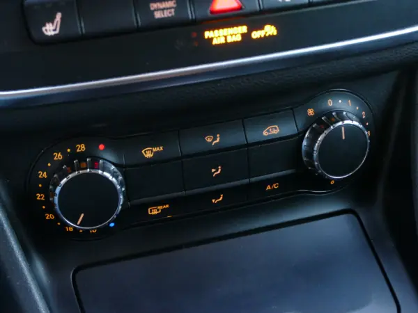 Mercedes-Benz GLA 220 d Urban 24