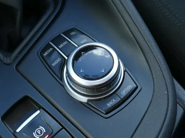 BMW X1 16 d sDrive Advantage 25
