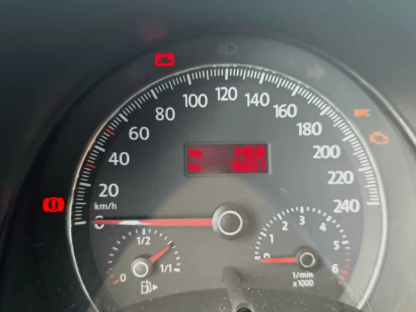 Volkswagen New Beetle Cabriolet 1.4 Top 9