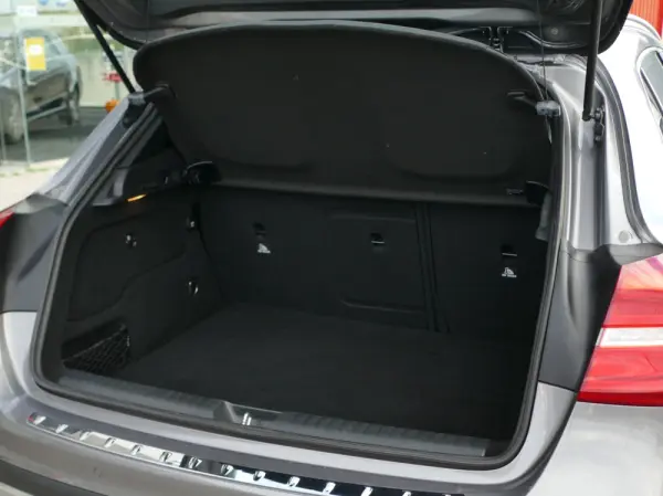 Mercedes-Benz GLA 180 CDi Urban 12