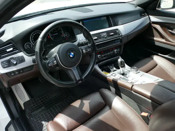 BMW 520 d Pack M Auto 28