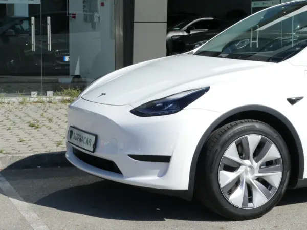 Tesla Model Y Tração Traseira 3