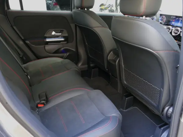 Mercedes-Benz GLA 250 e AMG Line 31