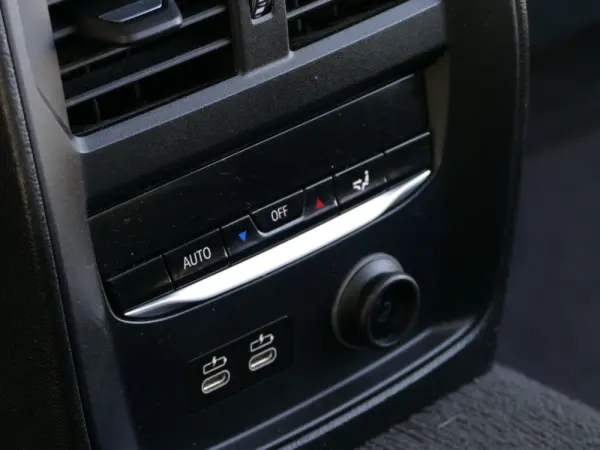 BMW 330 e iPerformance Advantage 29