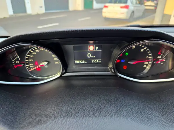 Peugeot 308 1.5 BlueHDi Style EAT8 20