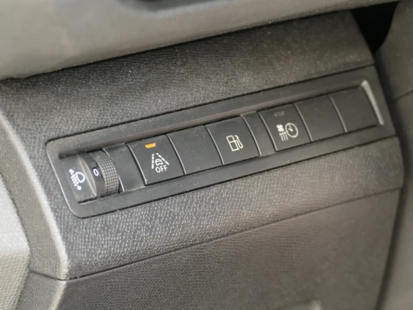 Peugeot 3008 1.6 Hybrid Allure e-EAT8 22