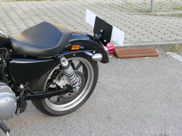 Harley-Davidson 883 L SUPERLOW 12