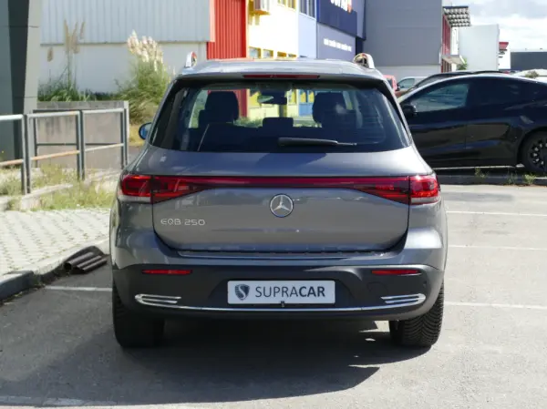 Mercedes-Benz EQB 250 Progressive 5