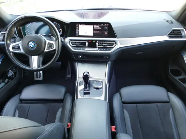 BMW 330 e Pack Desportivo M Auto 37