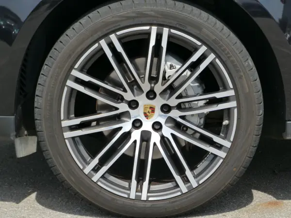 Porsche Macan S 7
