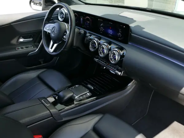Mercedes-Benz A 250 e Progressive 26