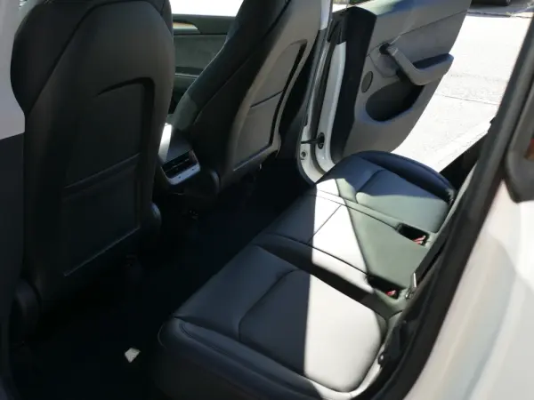 Tesla Model Y Standard 28