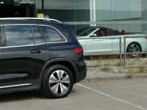 Mercedes-Benz EQB 300 4Matic Progressive 17