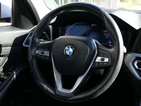BMW 330 e iPerformance Advantage 35