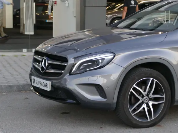 Mercedes-Benz GLA 220 d Urban 3