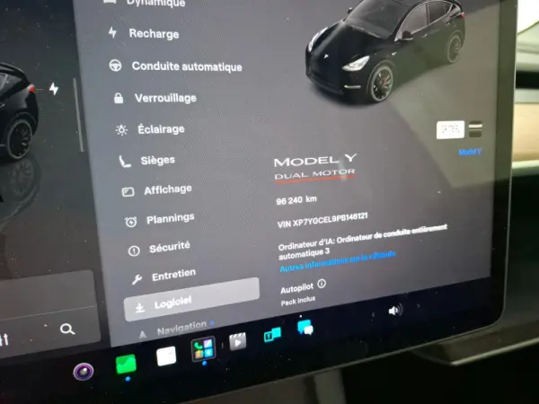 Tesla Model Y Performance Dual Motor AWD 9