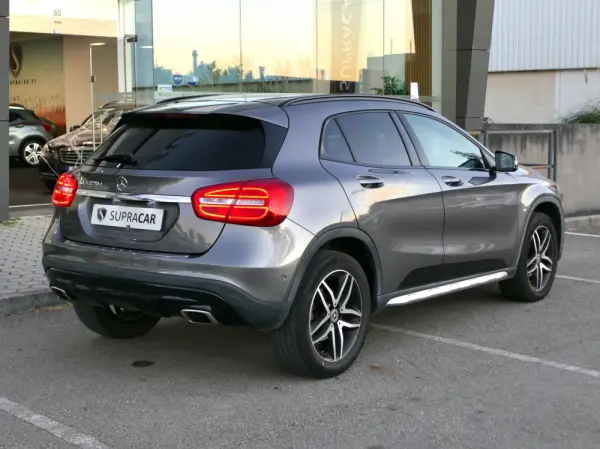Mercedes-Benz GLA 220 d Urban 4