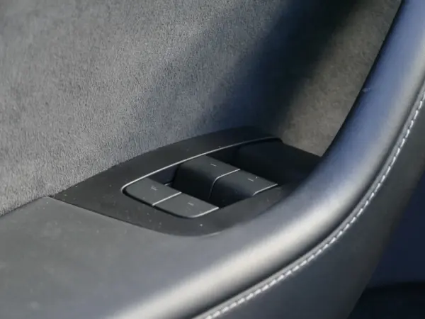 Tesla Model Y Performance Tração Integral 33
