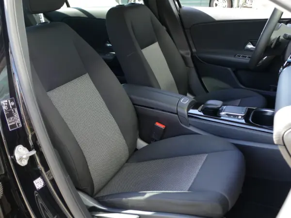 Mercedes-Benz A 250 Limousine e Style Plus 28