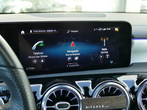 Mercedes-Benz CLA 250 e Shooting Brake AMG Line 18