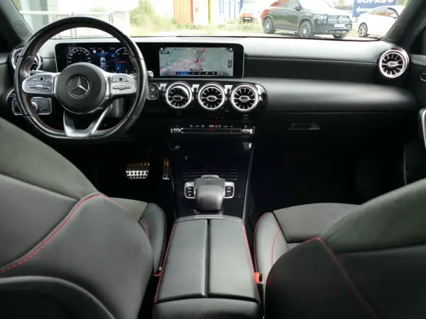 Mercedes-Benz A 180 Limousine d AMG Line Aut. 36